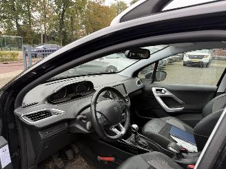 Peugeot 2008 1.2 PureTech Allure (SUV 5-dr.) picture 11