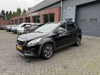 Coche accidentado Peugeot 2008 1.2 PureTech Allure (SUV 5-dr.) 2019/10