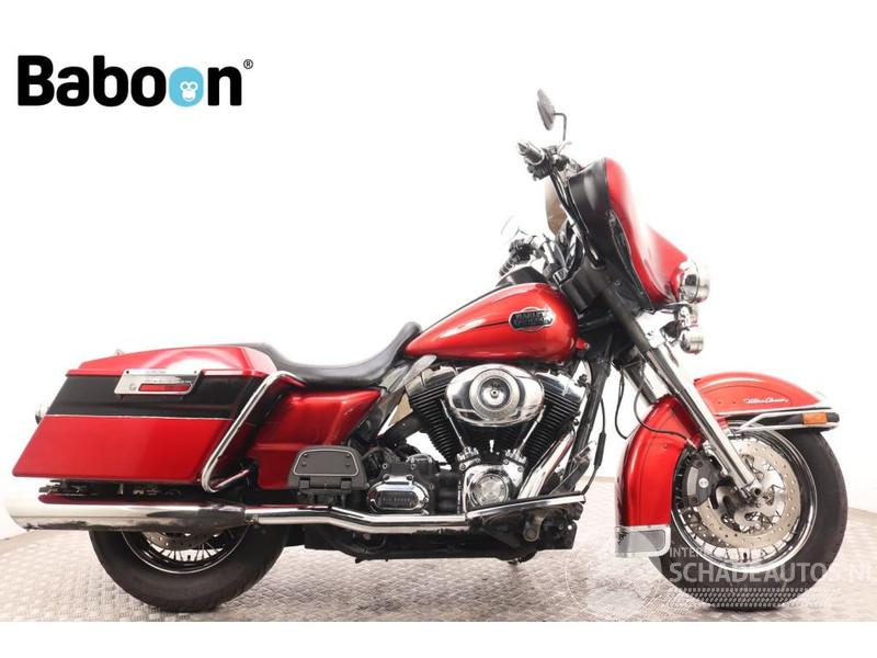 Harley-Davidson  FLHTCU Ultra Glide Classic