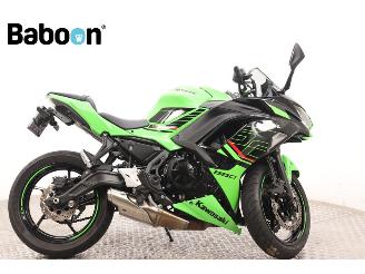 krockskadad bil motor Kawasaki Ninja 650  2023/10