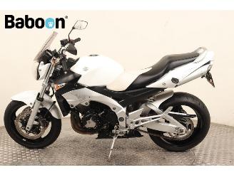 Suzuki  GSR 600 picture 5
