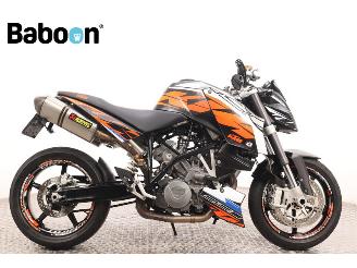 KTM  990 SuperDuke picture 1