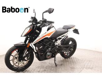 KTM 390 Duke ABS picture 4
