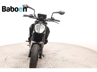 KTM 390 Duke ABS picture 3