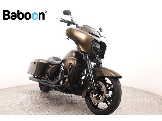 Harley-Davidson  FLHX Street Glide picture 2