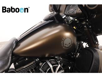 Harley-Davidson  FLHX Street Glide picture 14