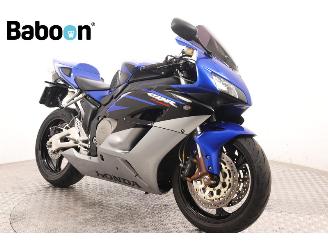 Honda CBR 1000 RR Fireblade picture 2