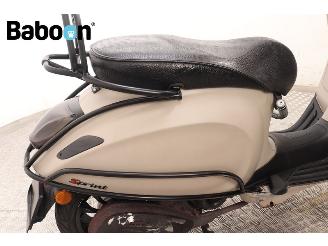 Vespa  Sprint 25KM picture 12