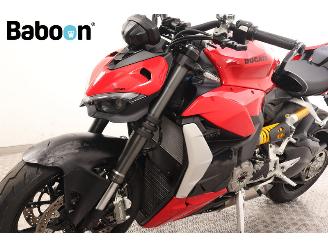 Ducati Streetfighter V2 picture 22