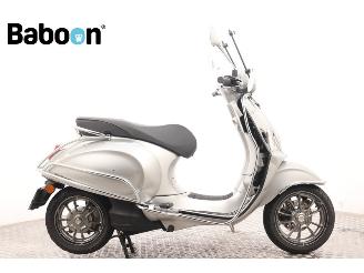 skadebil bromfiets Vespa  Primavera Elettrica 45KM 2022/3