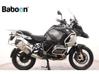 krockskadad bil auto BMW R 1250 GS Adventure Triple Black 2023/4