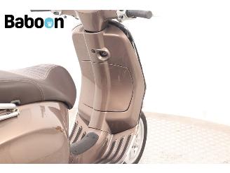 Vespa  Primavera 25KM picture 10