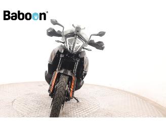 KTM  890 Adventure picture 3