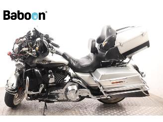 Harley-Davidson  FLHTCUI Ultra Glide Classic 100Th Anniversary picture 5