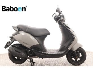 škoda koloběžky Piaggio  Zip 45KM 2022/3