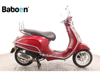 skadebil bromfiets Vespa  Primavera 25KM 2019/12