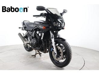 Yamaha FZS 600 Fazer picture 2