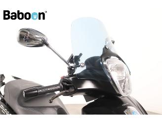 Piaggio Beverly 350 Sport Police ABS picture 9