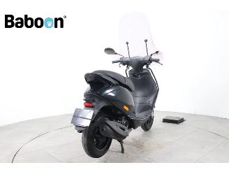 Piaggio  Zip 25KM picture 8