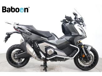 skadebil bromfiets Honda  X-ADV 2023/7