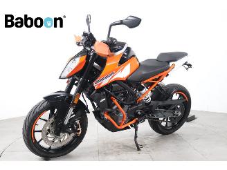KTM 125 Duke  picture 3