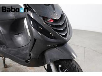 Piaggio  Zip 45KM picture 8