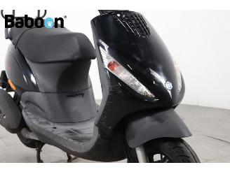 Piaggio  Zip 25KM picture 8