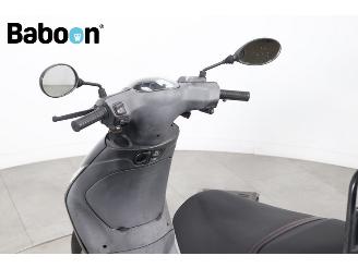Piaggio  Zip 25KM picture 15