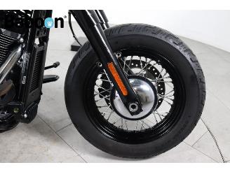 Harley-Davidson  FLHCS Softail Heritage Classic picture 11