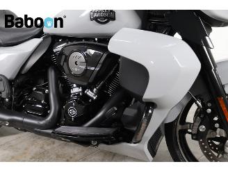 Harley-Davidson  FLHXU Street Glide Ultra 117 picture 11