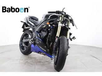 Yamaha  YZF-R1 picture 2