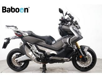 krockskadad bil motor Honda  X-ADV 2018/8