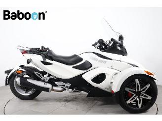 krockskadad bil motor Can-Am  Spyder RS SE5 2011/4