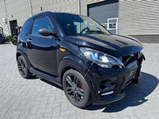 krockskadad bil brommobiel Ligier JS 50 Sport Ultimate 45KM 2020/2