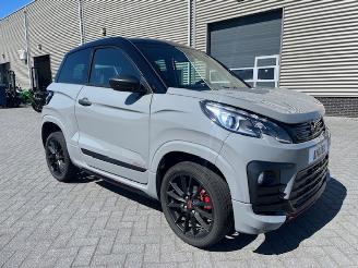 krockskadad bil brommobiel Ligier  JS 60 Sport Ultimate Sun 45KM 2024/11