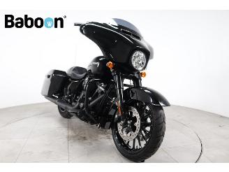 Harley-Davidson  FLHXS Street Glide Special picture 2