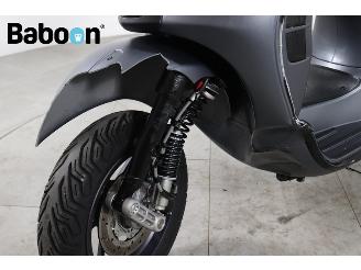 Vespa  GTS 300 Super Sport HPE picture 9
