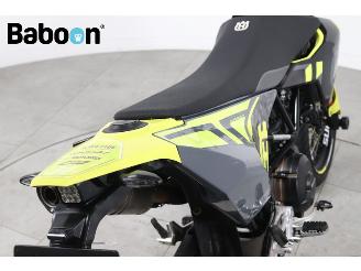 Husqvarna  701 Supermoto picture 14