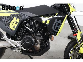 Husqvarna  701 Supermoto picture 11