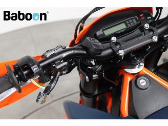 KTM 690 SMC R picture 17