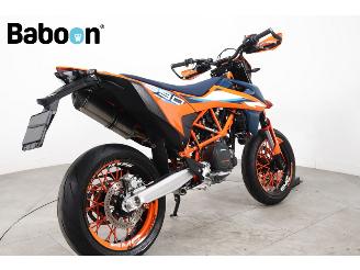 KTM 690 SMC R picture 2