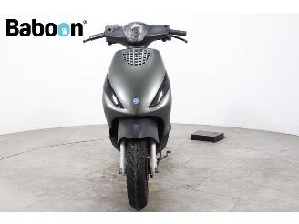 Piaggio  Zip 25KM picture 3