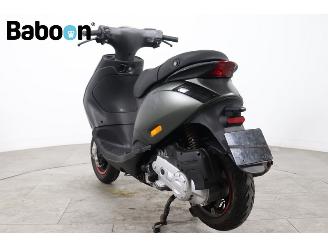 Piaggio  Zip 25KM picture 6