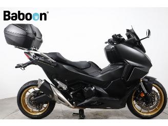 krockskadad bil motor Honda  NSS 750 Forza 2024/6