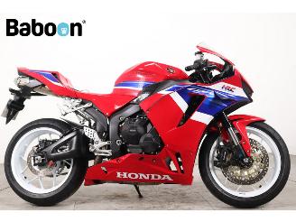 krockskadad bil motor Honda CBR 600 RR 2025/10