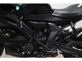 Yamaha  YZF- R7 picture 17