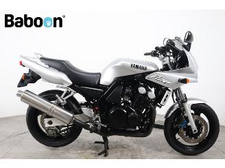 krockskadad bil motor Yamaha FZS 600 Fazer 2001/6