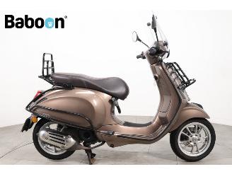 skadebil bromfiets Vespa  Primavera 45KM 2019/1