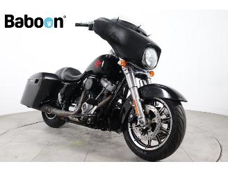 Harley-Davidson  FLHX 107 Street Glide picture 2