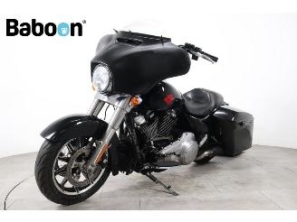 Harley-Davidson  FLHX 107 Street Glide picture 4